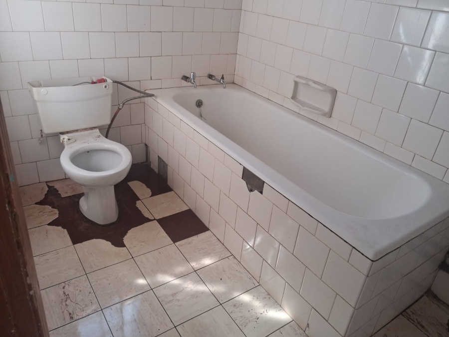 6 Bedroom Property for Sale in Bellevue Gauteng