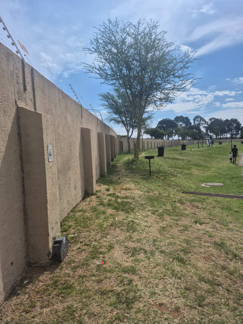 2 Bedroom Property for Sale in Ormonde View Gauteng
