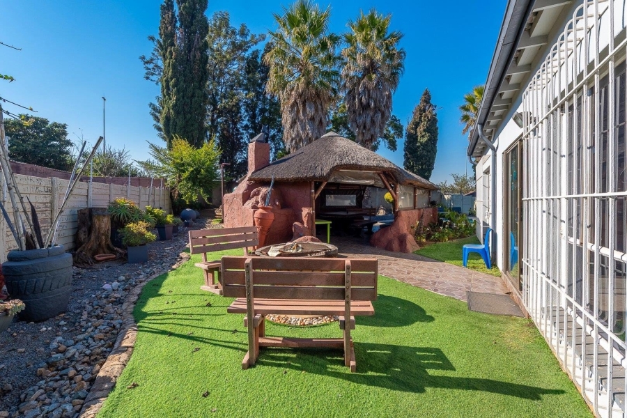 4 Bedroom Property for Sale in Verwoerdpark Gauteng