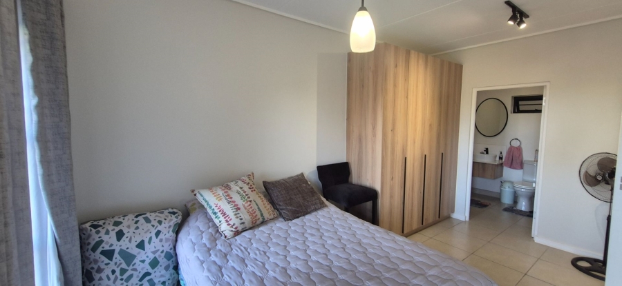 2 Bedroom Property for Sale in Mulbarton Gauteng
