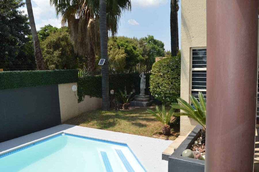 5 Bedroom Property for Sale in New Redruth Gauteng