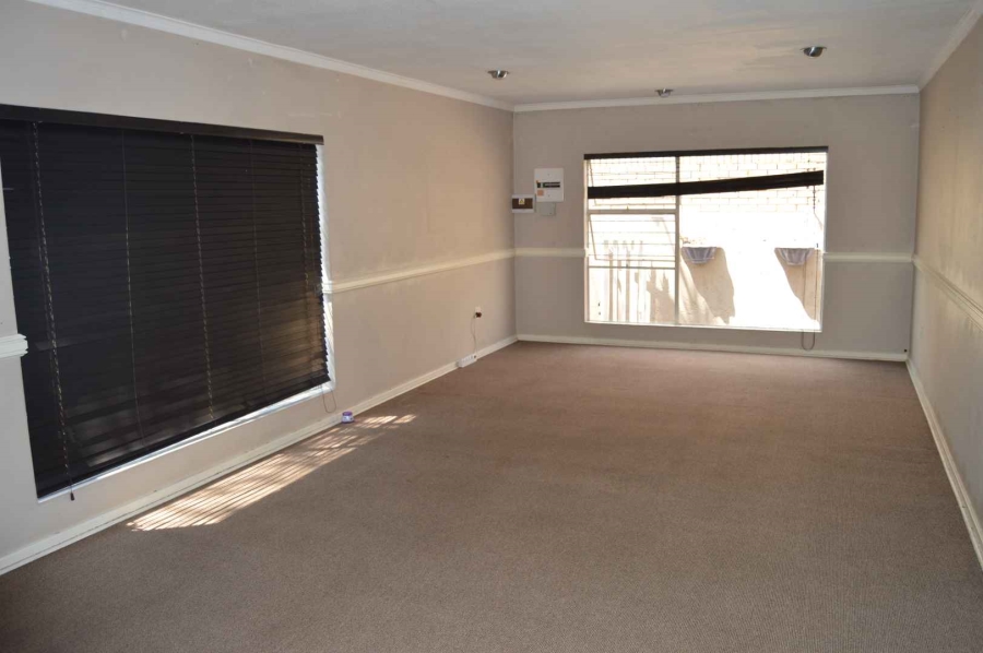 5 Bedroom Property for Sale in New Redruth Gauteng
