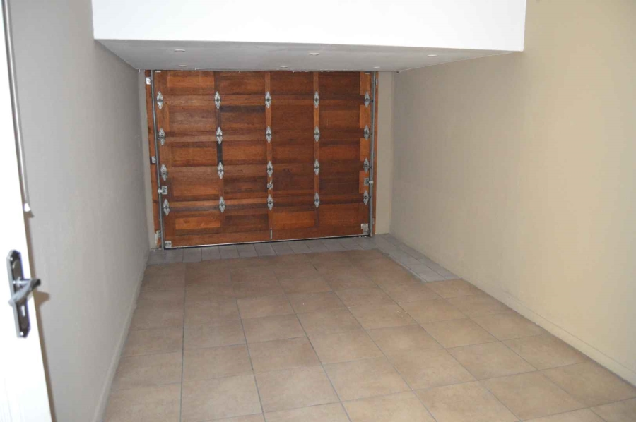 5 Bedroom Property for Sale in New Redruth Gauteng