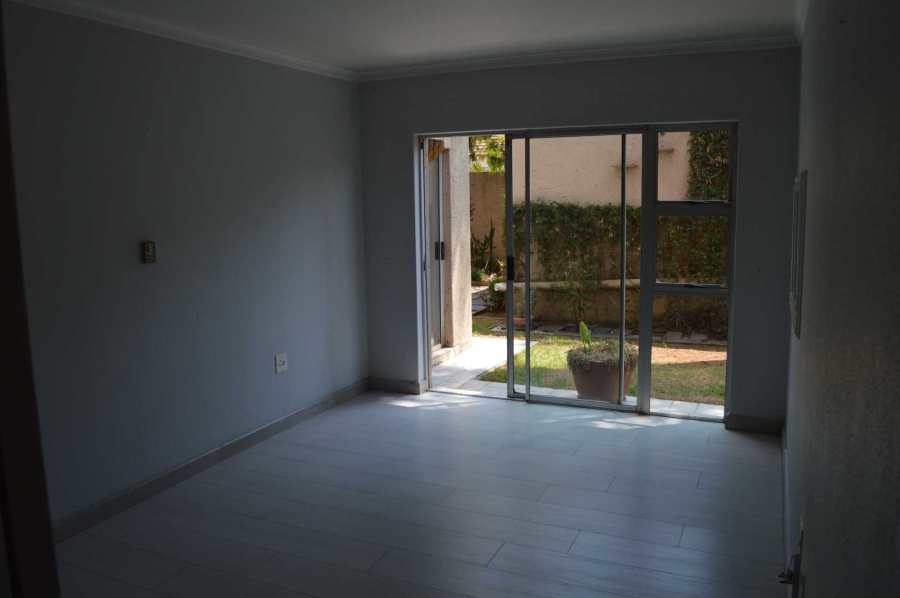 5 Bedroom Property for Sale in New Redruth Gauteng