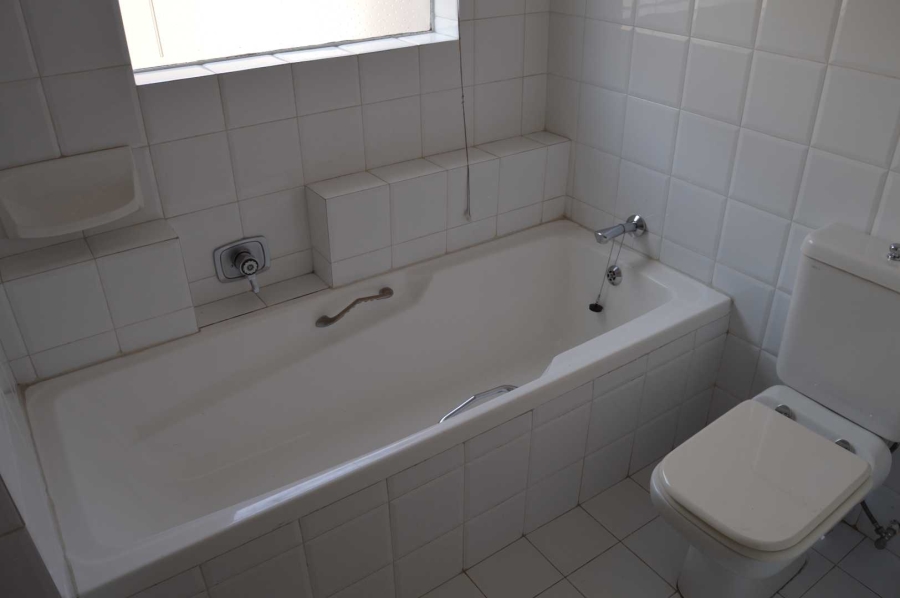 5 Bedroom Property for Sale in New Redruth Gauteng