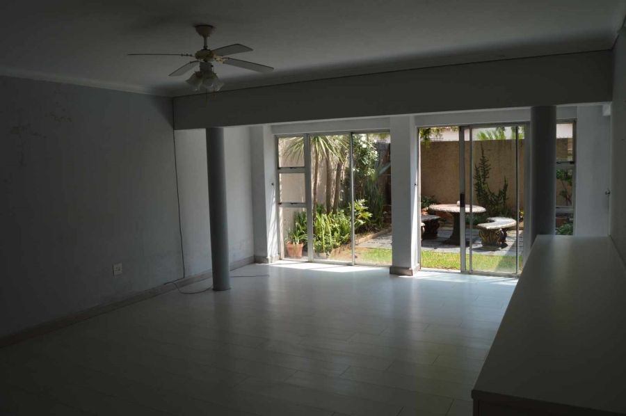 5 Bedroom Property for Sale in New Redruth Gauteng