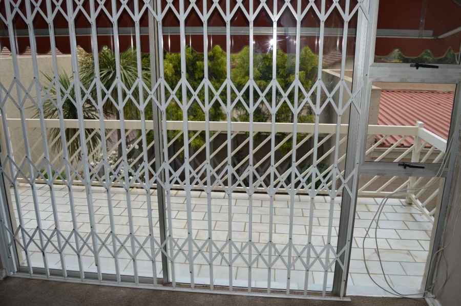 5 Bedroom Property for Sale in New Redruth Gauteng