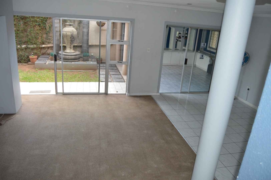 5 Bedroom Property for Sale in New Redruth Gauteng