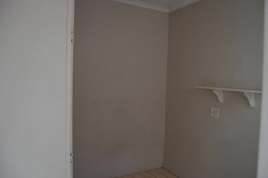 5 Bedroom Property for Sale in New Redruth Gauteng