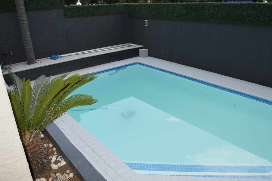 5 Bedroom Property for Sale in New Redruth Gauteng