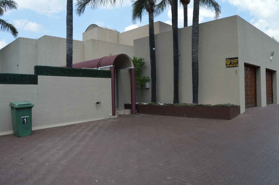 5 Bedroom Property for Sale in New Redruth Gauteng