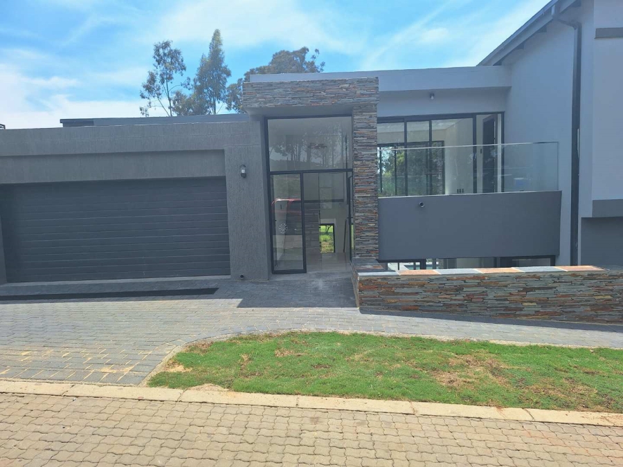 4 Bedroom Property for Sale in Eikenhof Gauteng