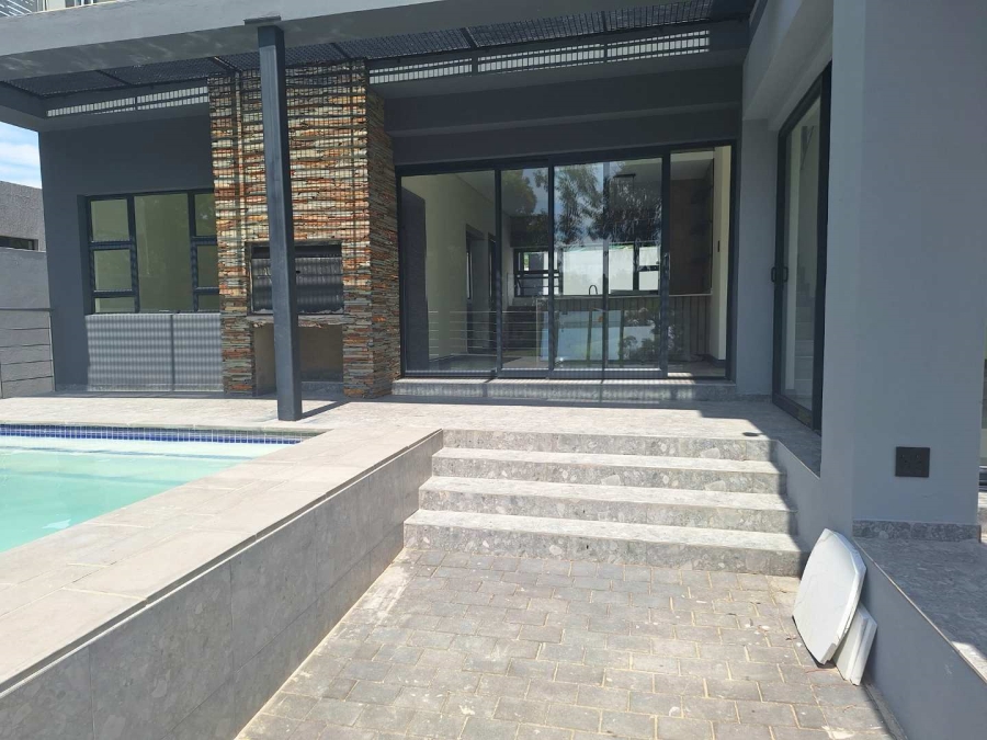 4 Bedroom Property for Sale in Eikenhof Gauteng