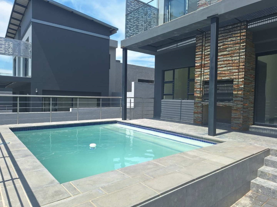 4 Bedroom Property for Sale in Eikenhof Gauteng