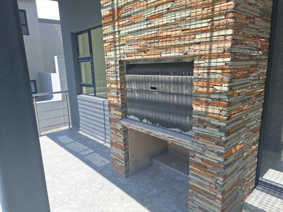 4 Bedroom Property for Sale in Eikenhof Gauteng