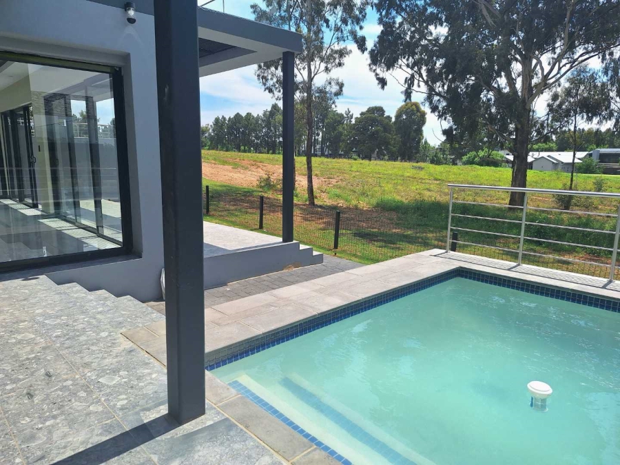 4 Bedroom Property for Sale in Eikenhof Gauteng