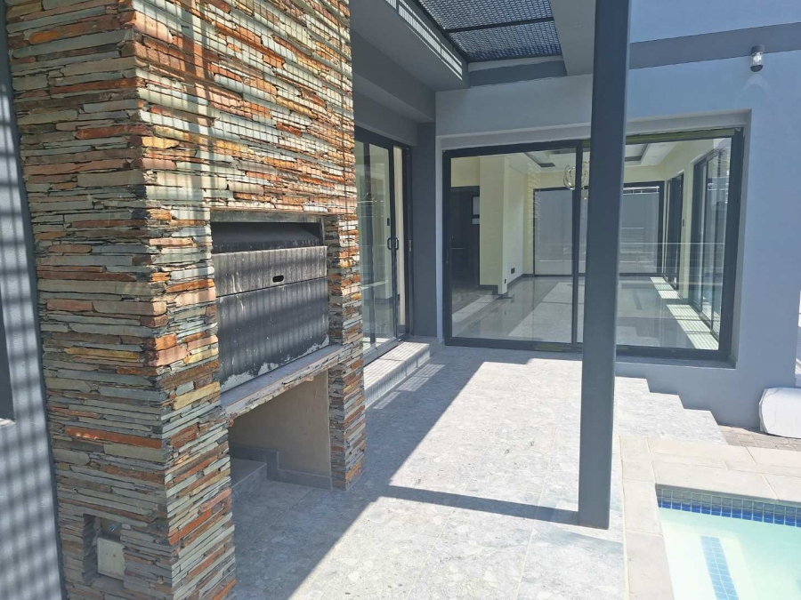 4 Bedroom Property for Sale in Eikenhof Gauteng