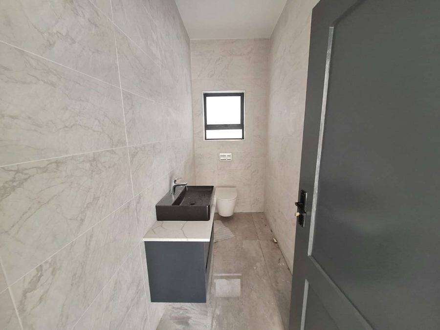 4 Bedroom Property for Sale in Eikenhof Gauteng