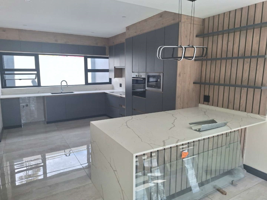 4 Bedroom Property for Sale in Eikenhof Gauteng