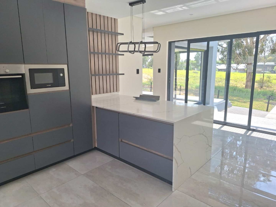 4 Bedroom Property for Sale in Eikenhof Gauteng