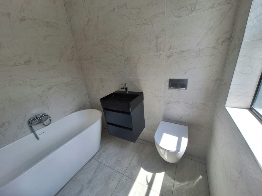 4 Bedroom Property for Sale in Eye of Africa Gauteng