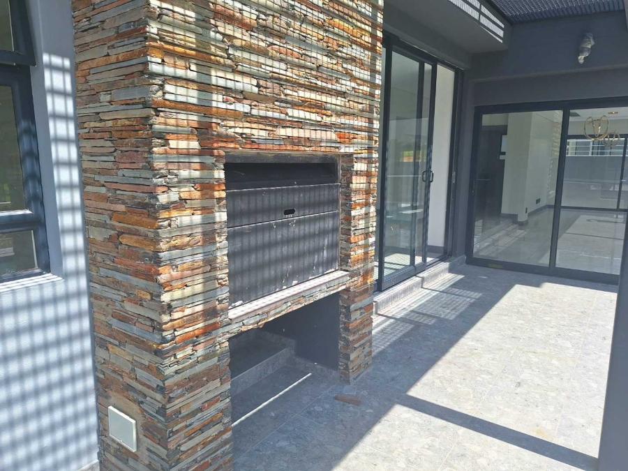 4 Bedroom Property for Sale in Eye of Africa Gauteng