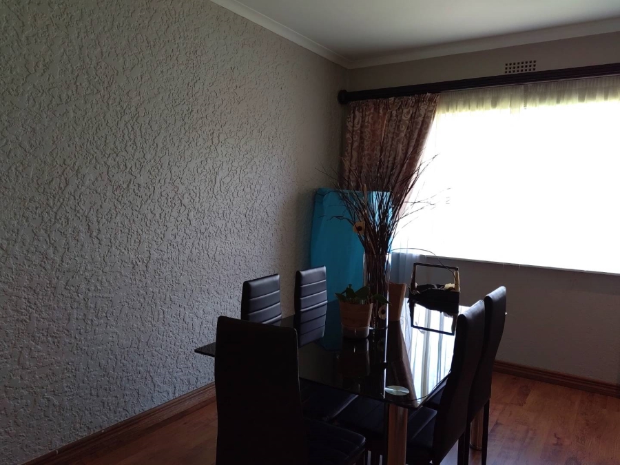 To Let 4 Bedroom Property for Rent in Brackenhurst Gauteng