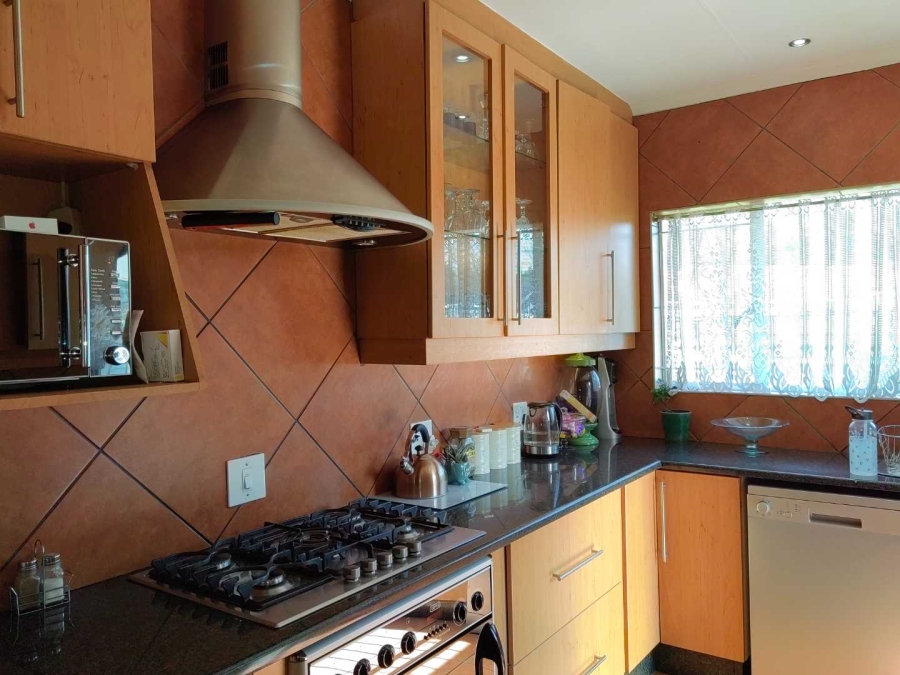 To Let 4 Bedroom Property for Rent in Brackenhurst Gauteng