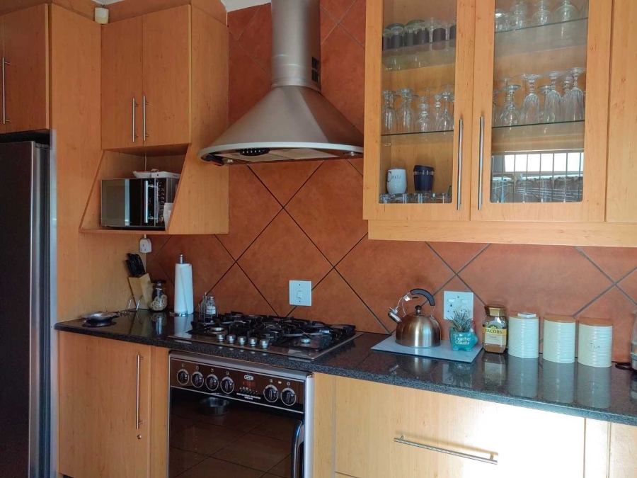 To Let 4 Bedroom Property for Rent in Brackenhurst Gauteng