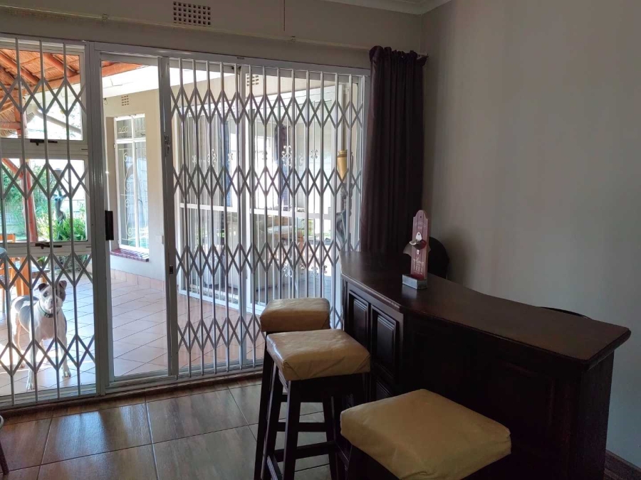 To Let 4 Bedroom Property for Rent in Brackenhurst Gauteng