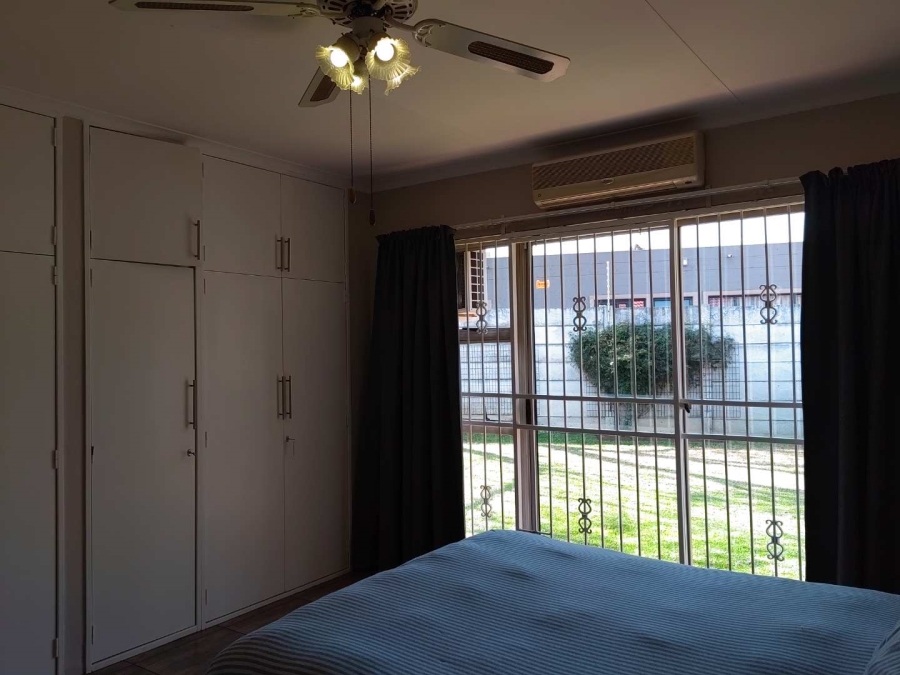 To Let 4 Bedroom Property for Rent in Brackenhurst Gauteng