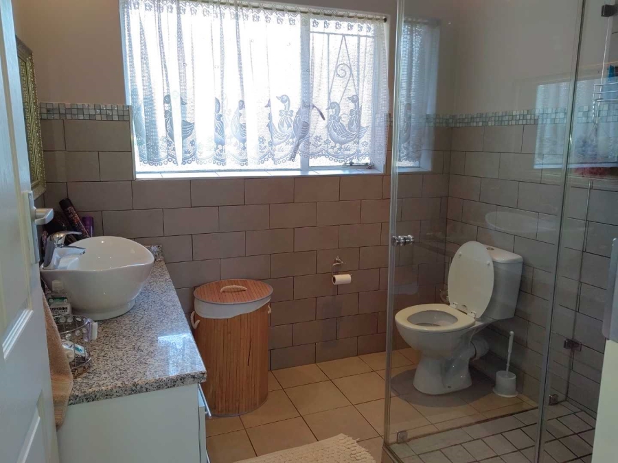 To Let 4 Bedroom Property for Rent in Brackenhurst Gauteng