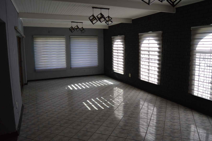 4 Bedroom Property for Sale in Brackendowns Gauteng