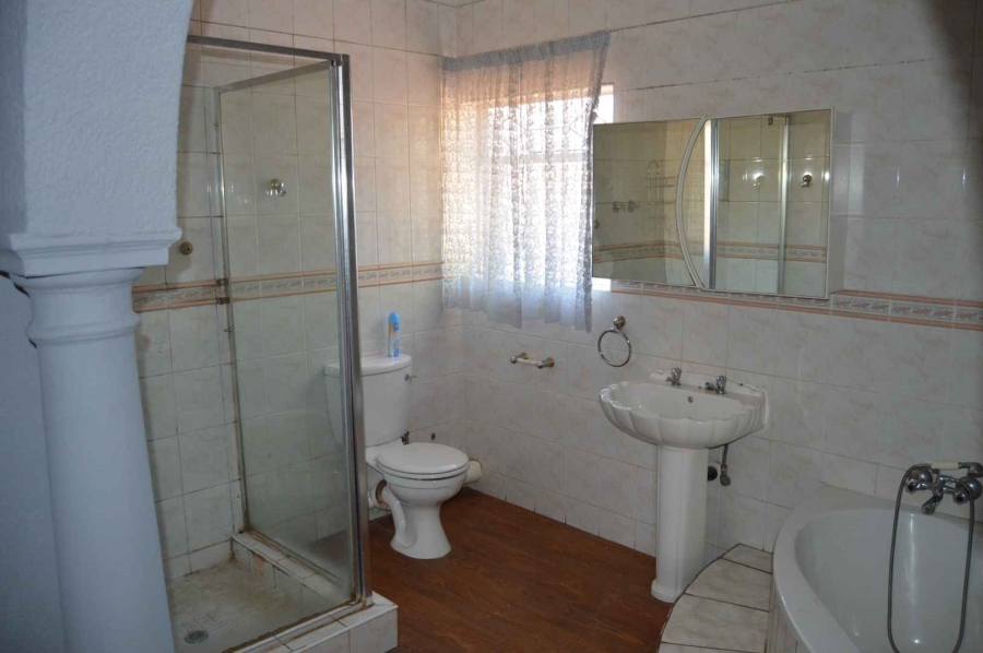 4 Bedroom Property for Sale in Brackendowns Gauteng