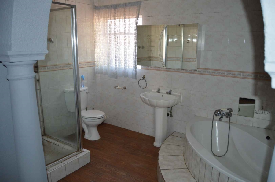 4 Bedroom Property for Sale in Brackendowns Gauteng