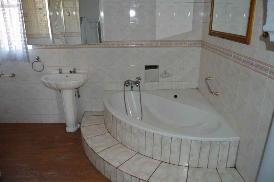 4 Bedroom Property for Sale in Brackendowns Gauteng