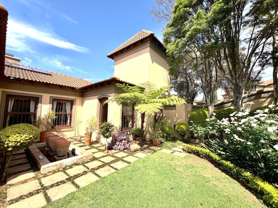 4 Bedroom Property for Sale in Faerie Glen Gauteng