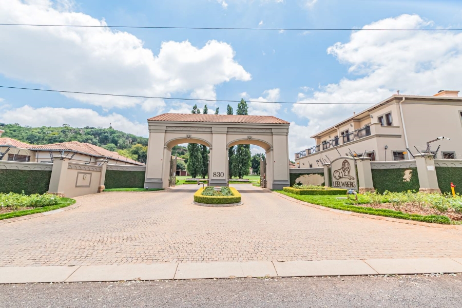 4 Bedroom Property for Sale in Faerie Glen Gauteng