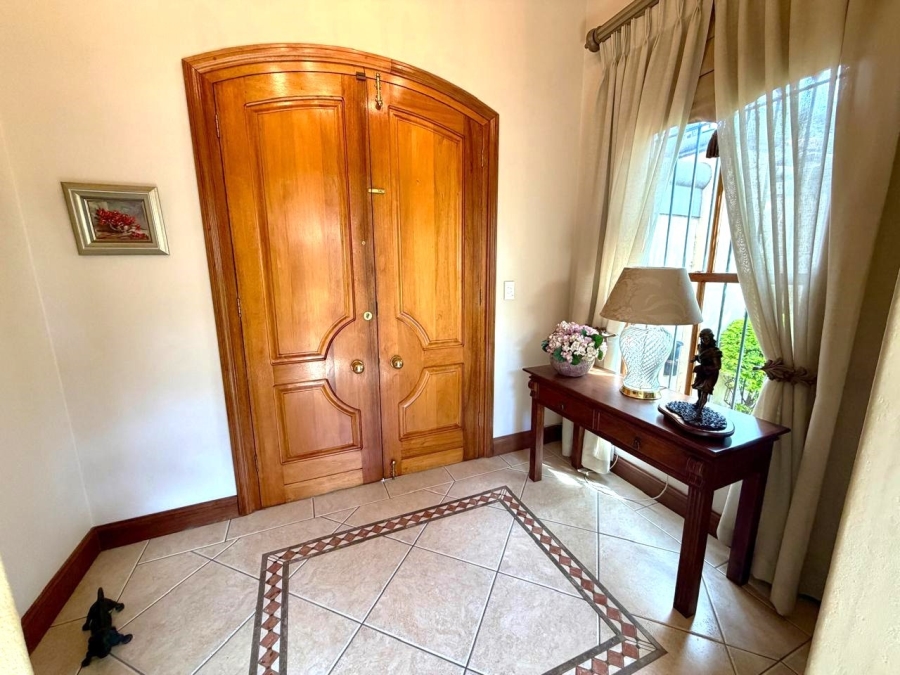 4 Bedroom Property for Sale in Faerie Glen Gauteng