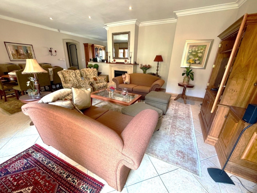 4 Bedroom Property for Sale in Faerie Glen Gauteng