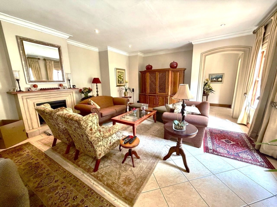 4 Bedroom Property for Sale in Faerie Glen Gauteng