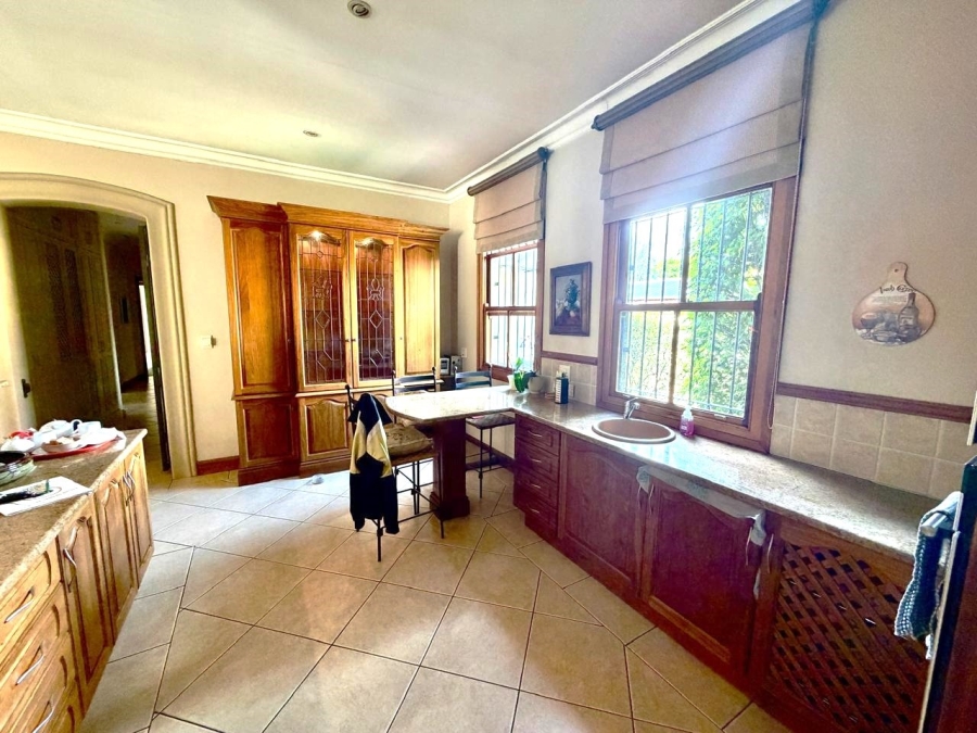 4 Bedroom Property for Sale in Faerie Glen Gauteng