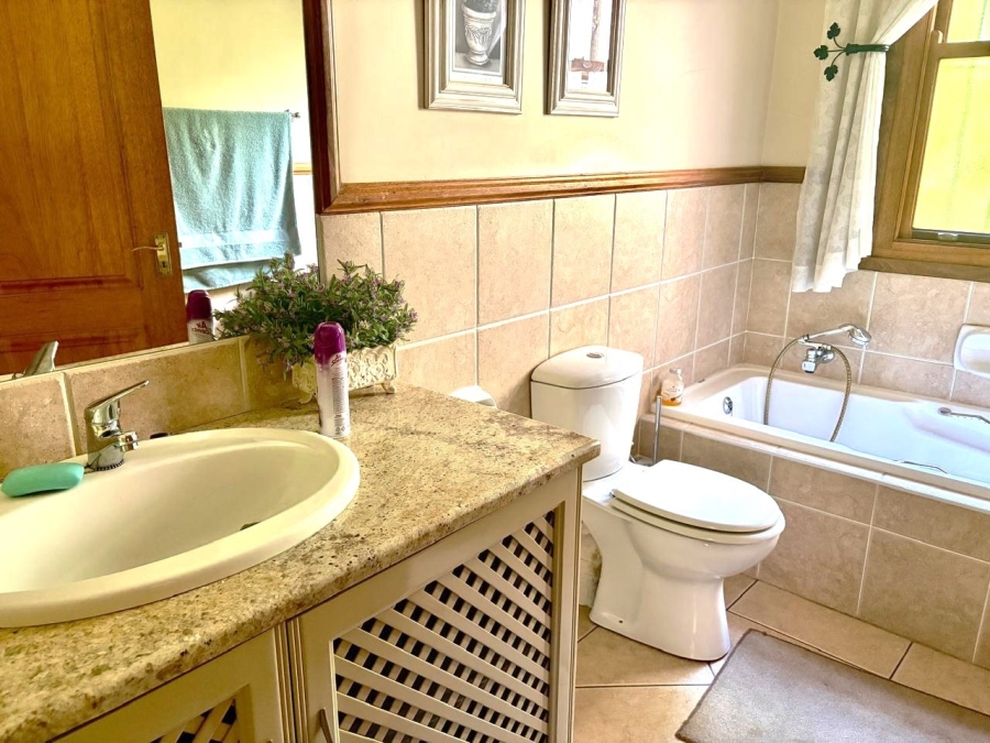 4 Bedroom Property for Sale in Faerie Glen Gauteng