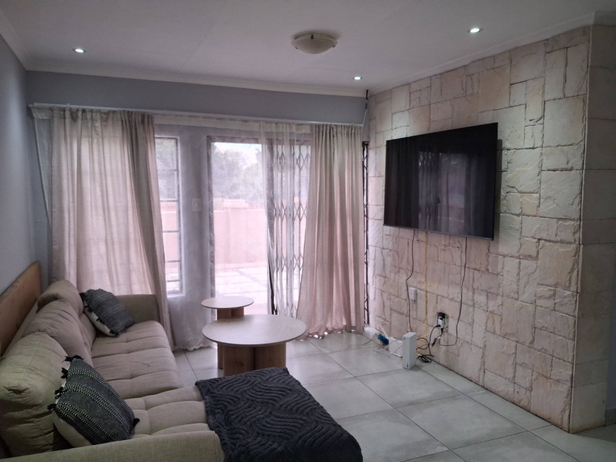 2 Bedroom Property for Sale in Hesteapark Gauteng