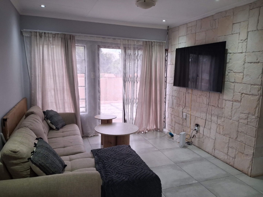 2 Bedroom Property for Sale in Hesteapark Gauteng