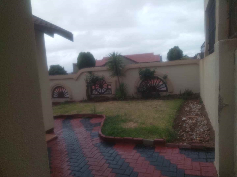 4 Bedroom Property for Sale in Mabopane Unit M Gauteng