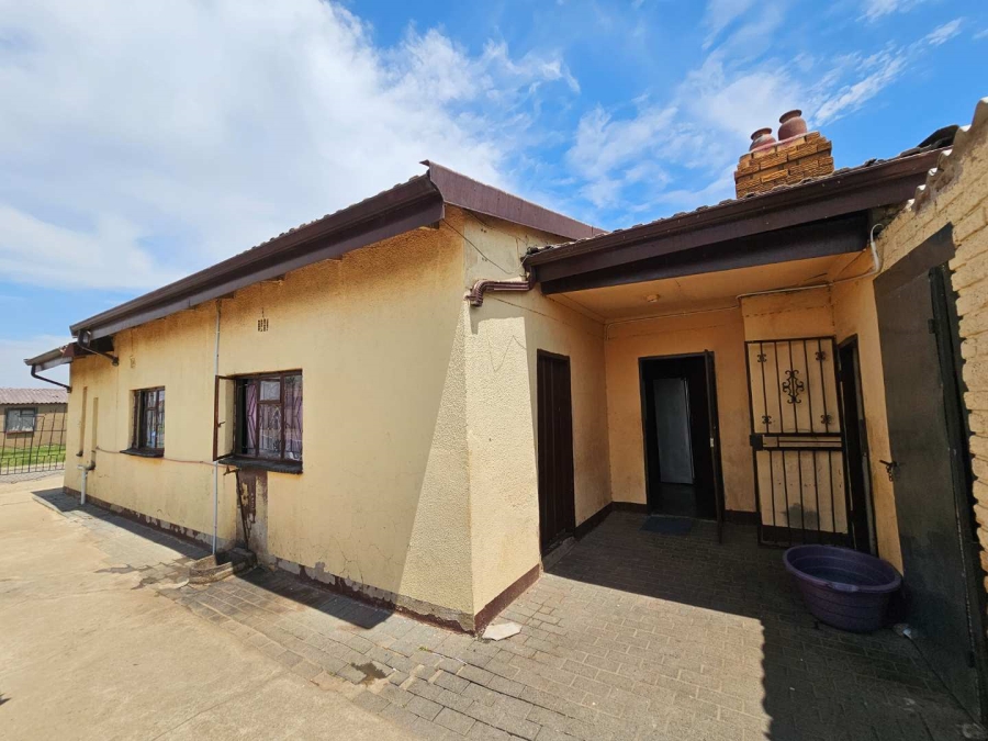 4 Bedroom Property for Sale in Tsakane Gauteng
