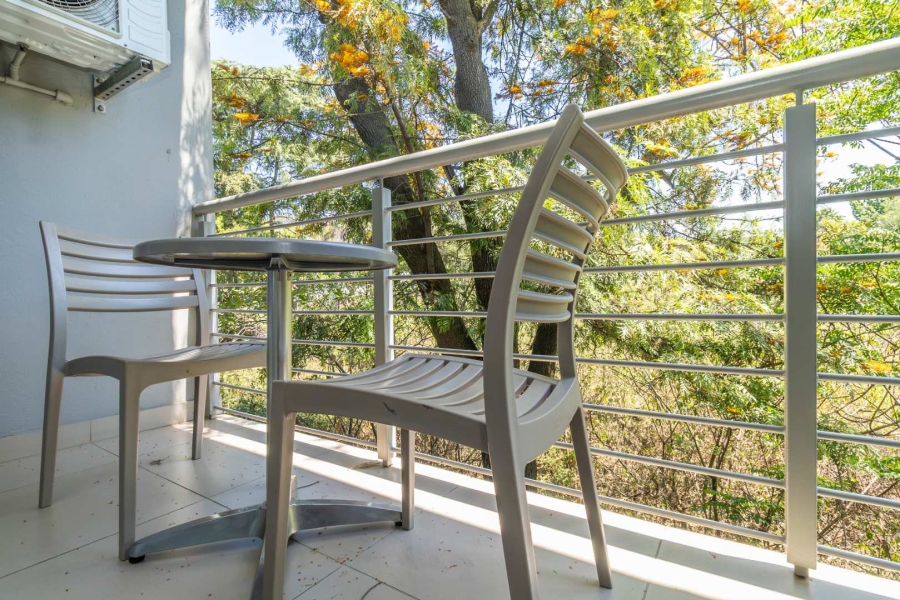 To Let 2 Bedroom Property for Rent in Hurlingham Gauteng