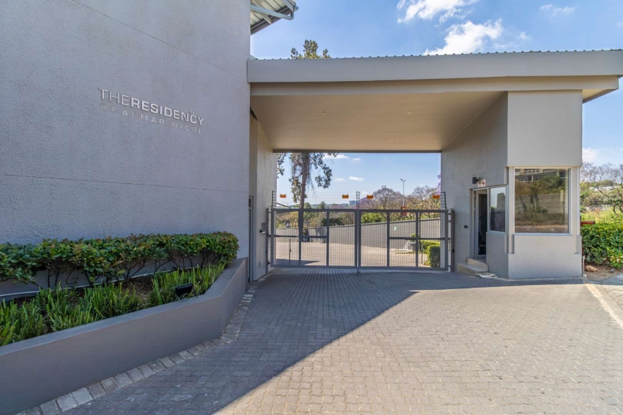 To Let 2 Bedroom Property for Rent in Hurlingham Gauteng