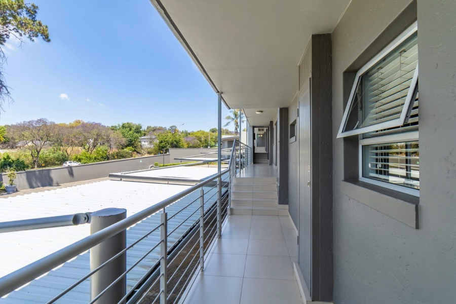 To Let 2 Bedroom Property for Rent in Hurlingham Gauteng